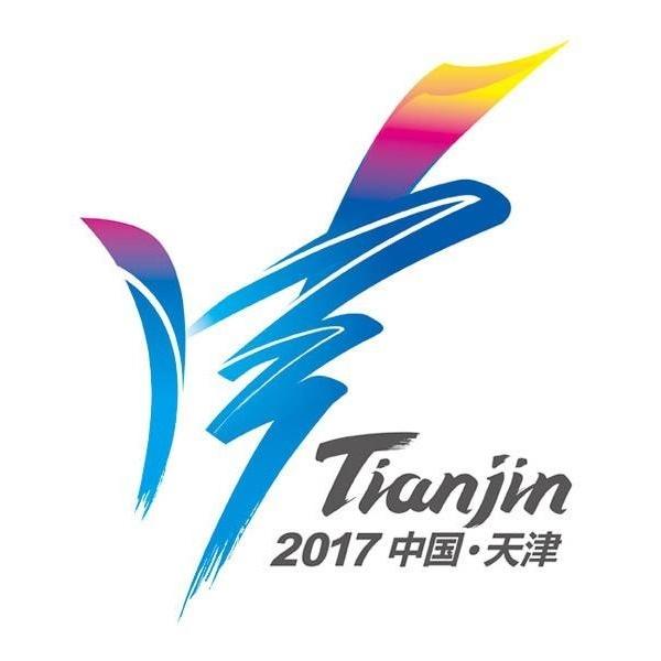 叶辰回来了，便又主动承担起了接送她上下班的工作。